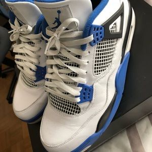 Air Jordan 4 Retro